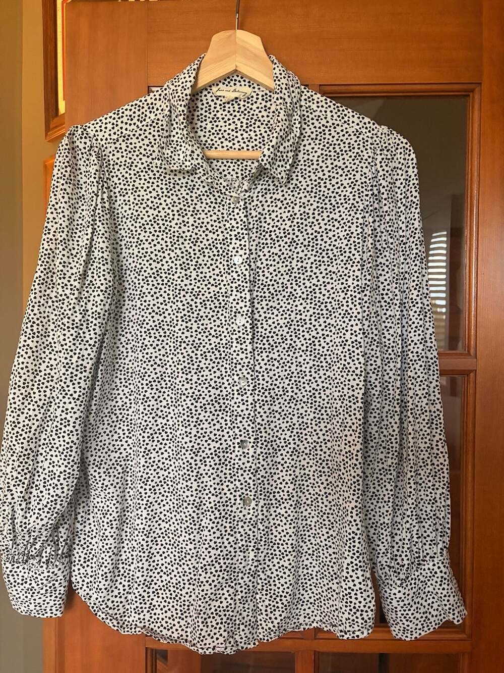 Jane and Delancey Button-Down Shirt Size M Black White Heart Print